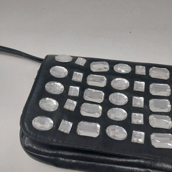 LULU BLACK WRISTLET WITH FAUX CRYSTALS. - Picture 11 of 11